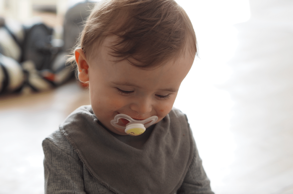 Mini model, eller bare en glad dreng…..