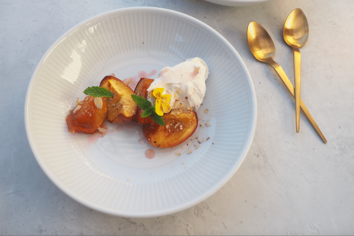 Grillet ferskner med mascarponecreme