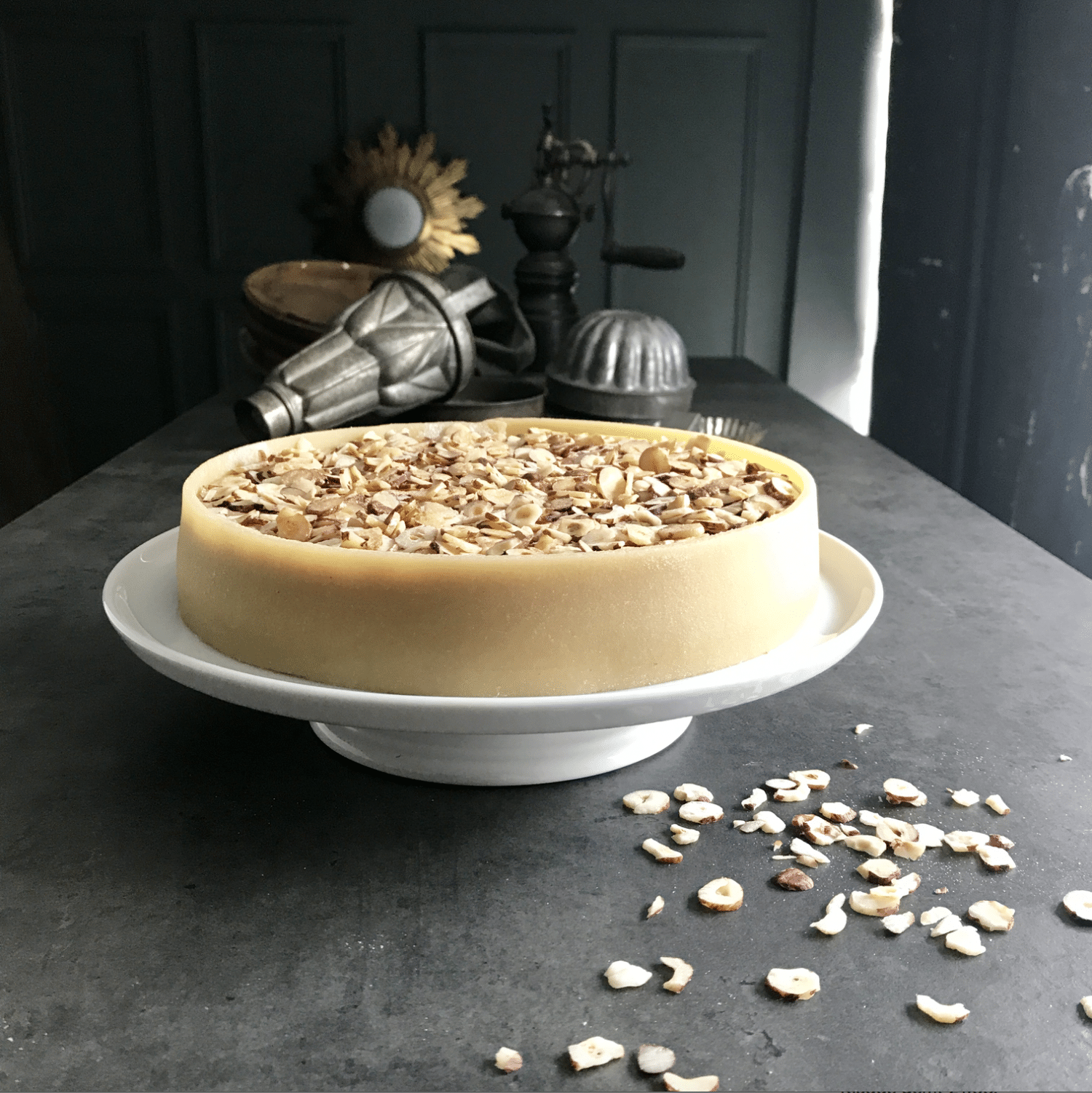 Glutenfri lagkage med nødder, pære og chokolade