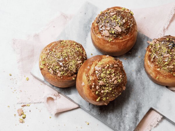 Julede højsnegle med Ruby chokolade og pistacie