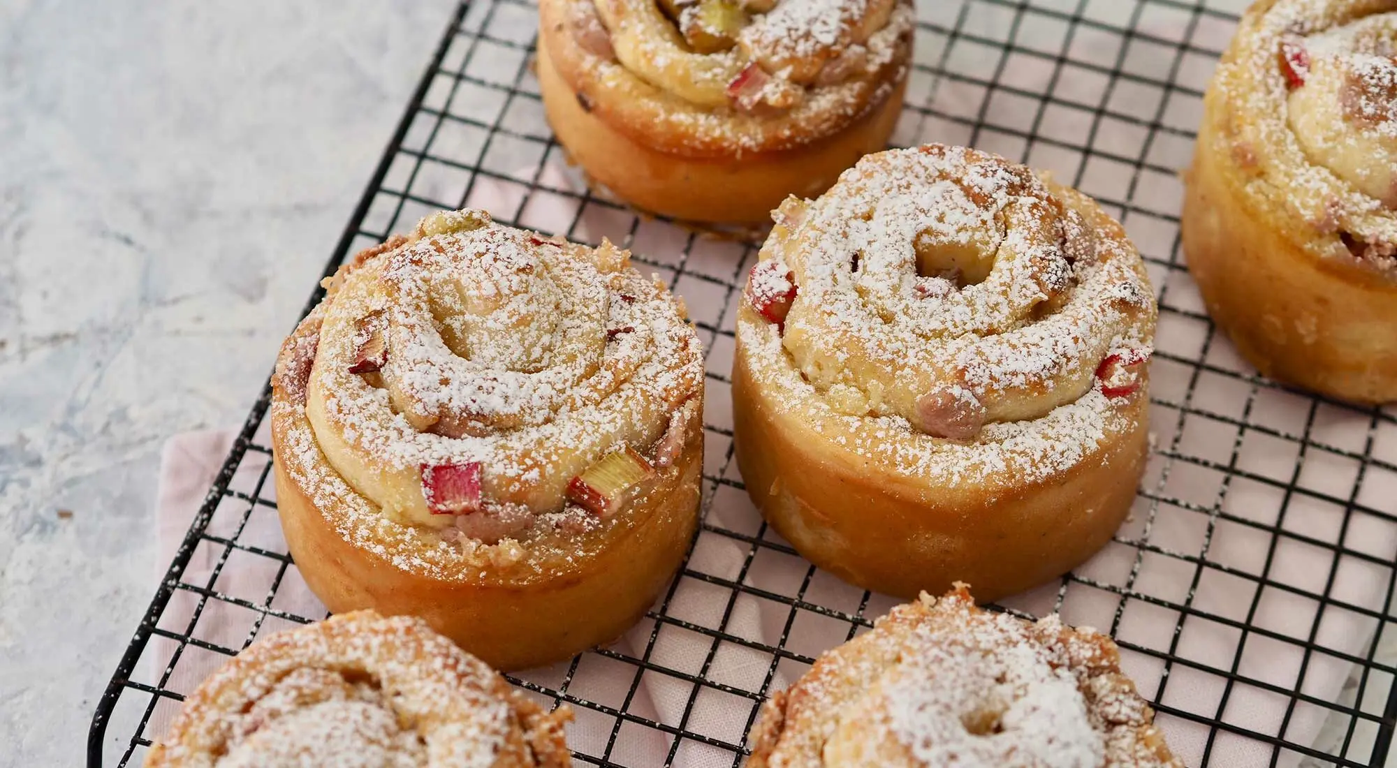 Højsnegle m. rabarber og ruby chokolade