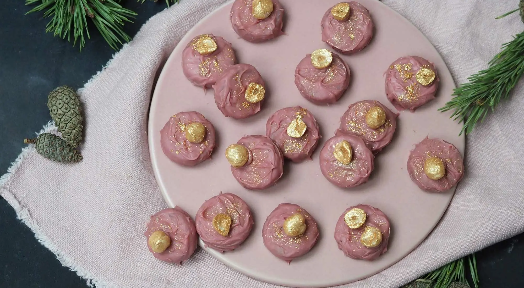 Konfekt m. klassisk marcipan og nougat – og et tvist