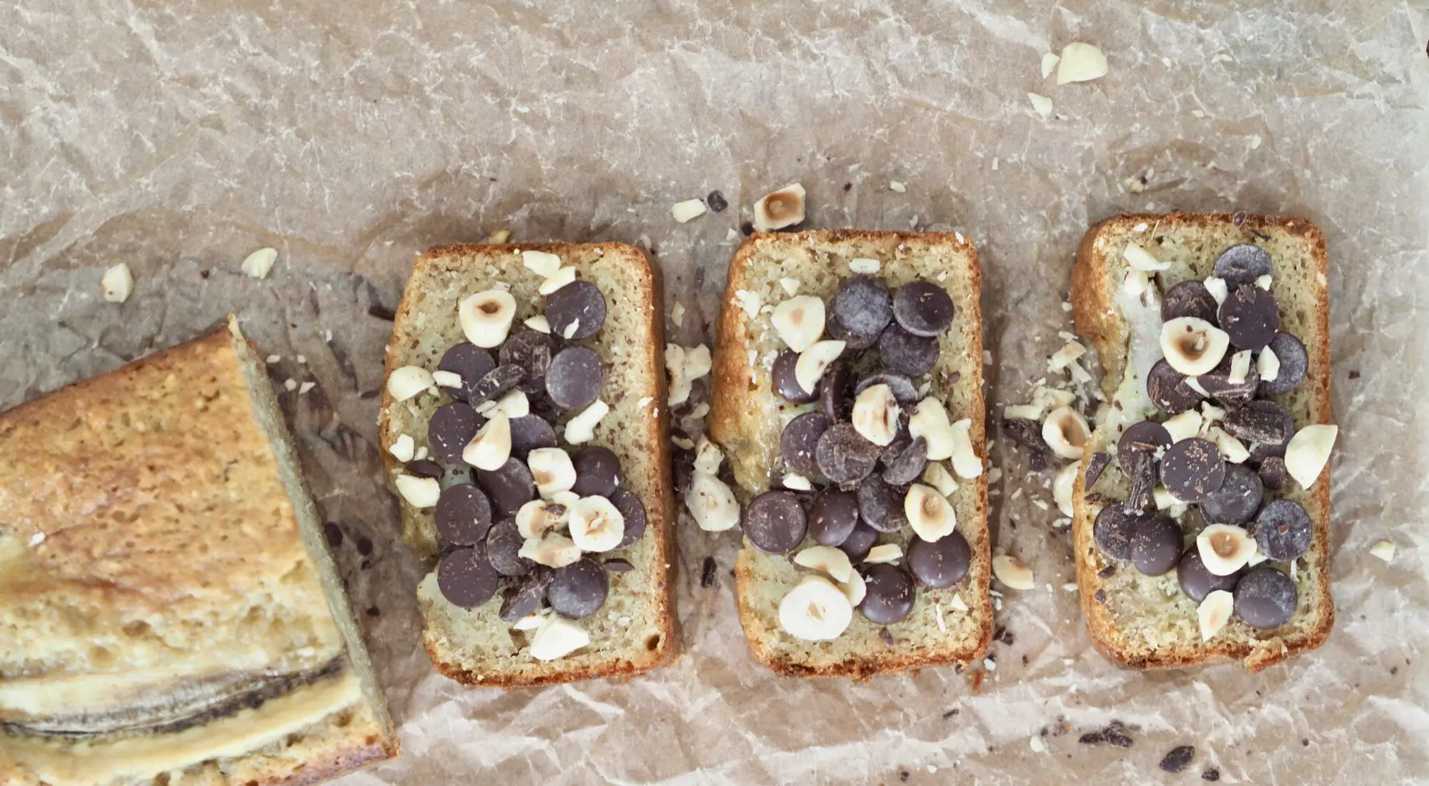 Bananbrød m. chokolade og hasselnødder