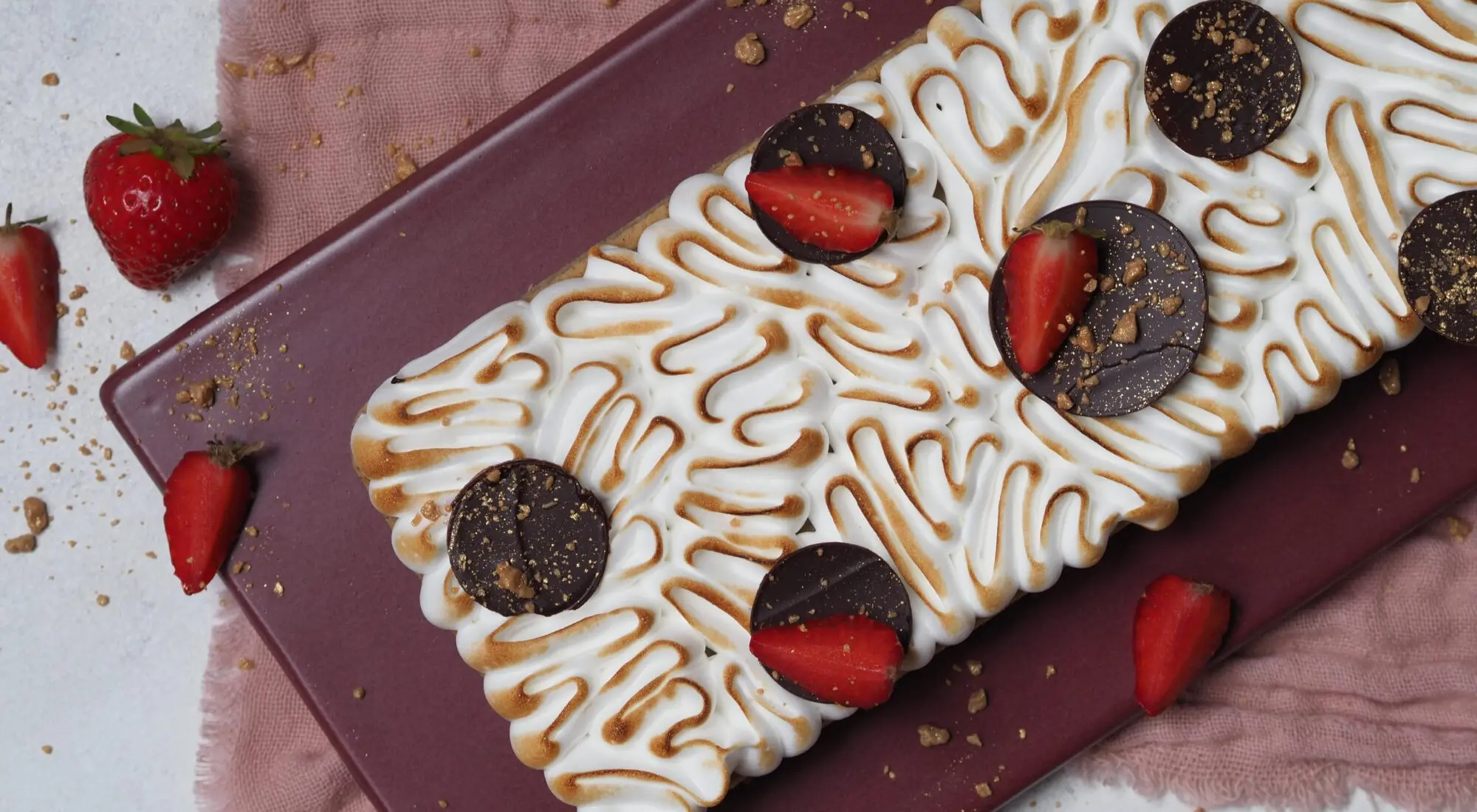 S’more pie m. saltkaramel og jordbær