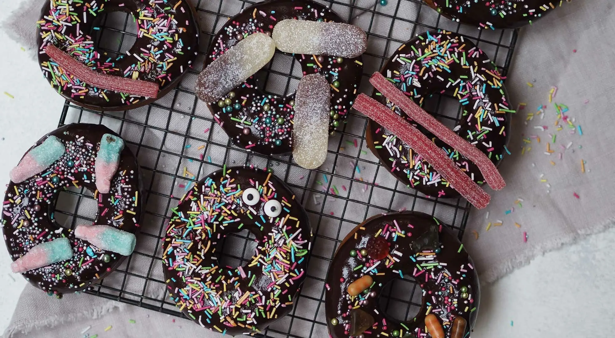 Donuts m. slik og krymmel