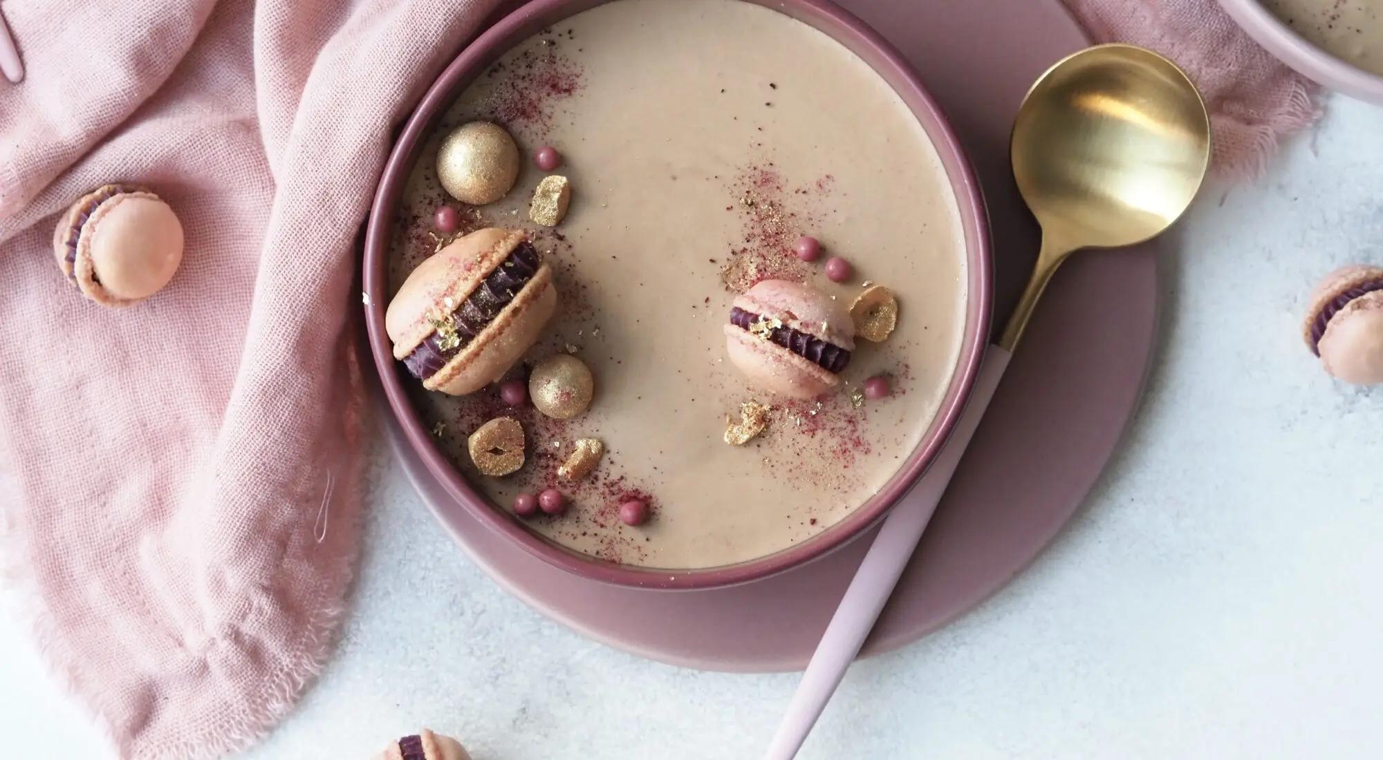 Chokoladedesserter med solbær