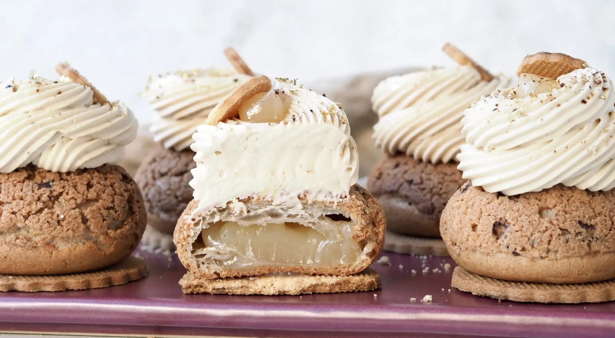 Fastelavnsboller med kaffe og citroncreme