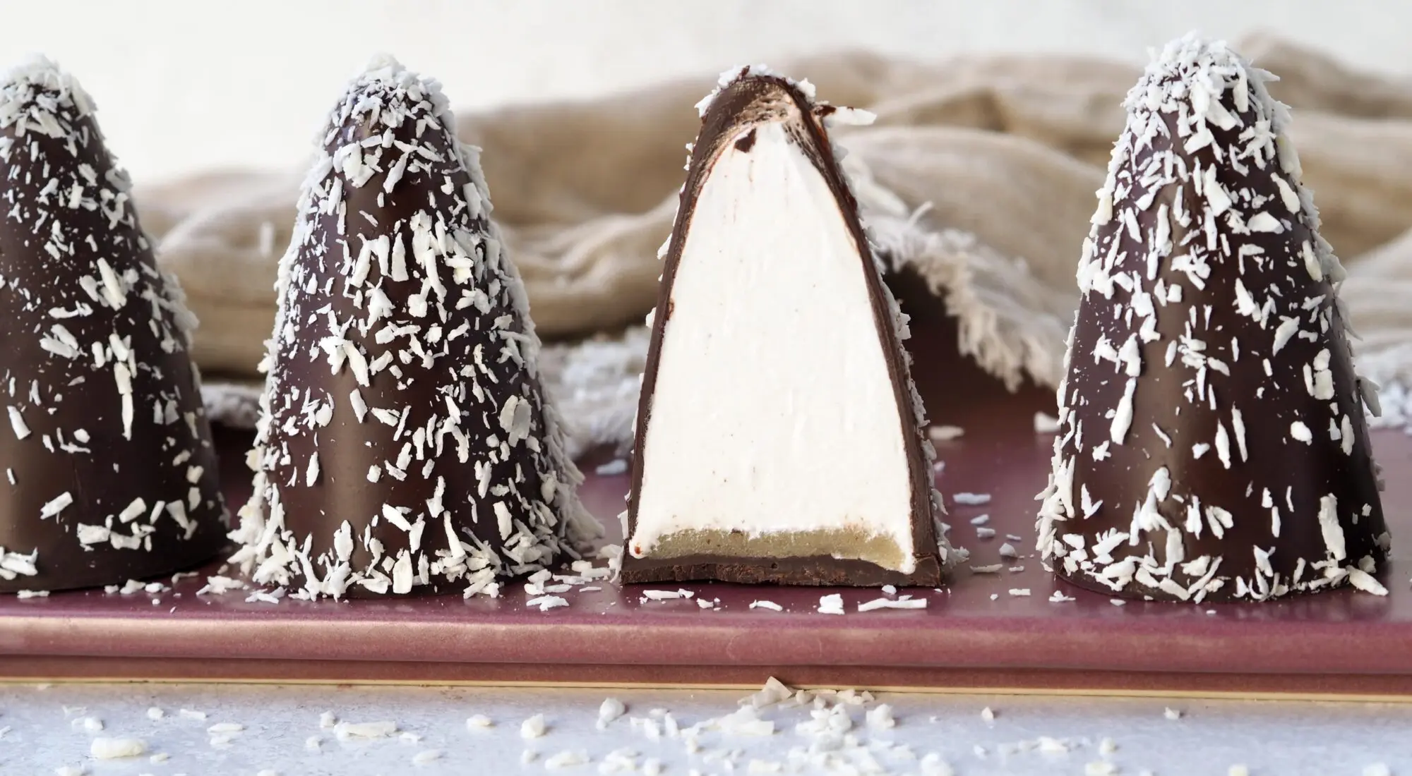Flødeboller med mørk chokolade og kokos