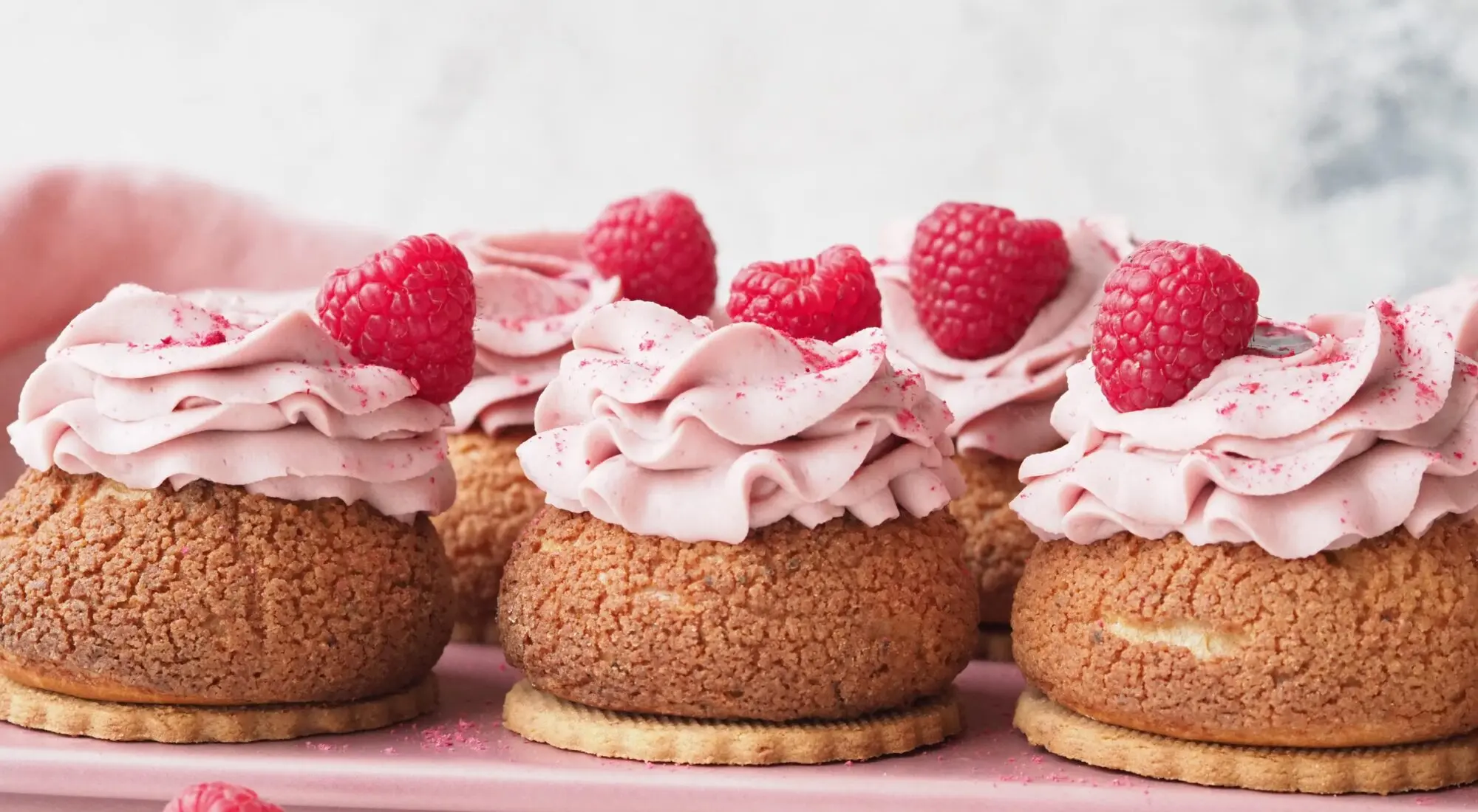 Glutenfri hindbærfastelavnsboller