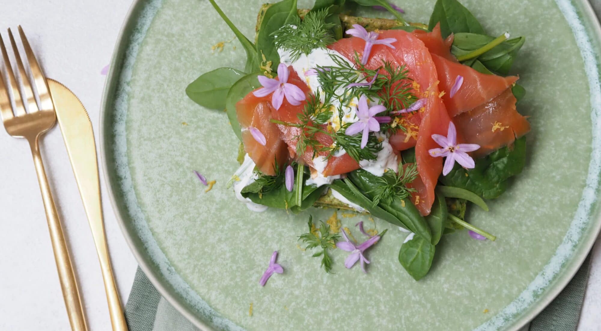 Glutenfri frokostvafler med laks