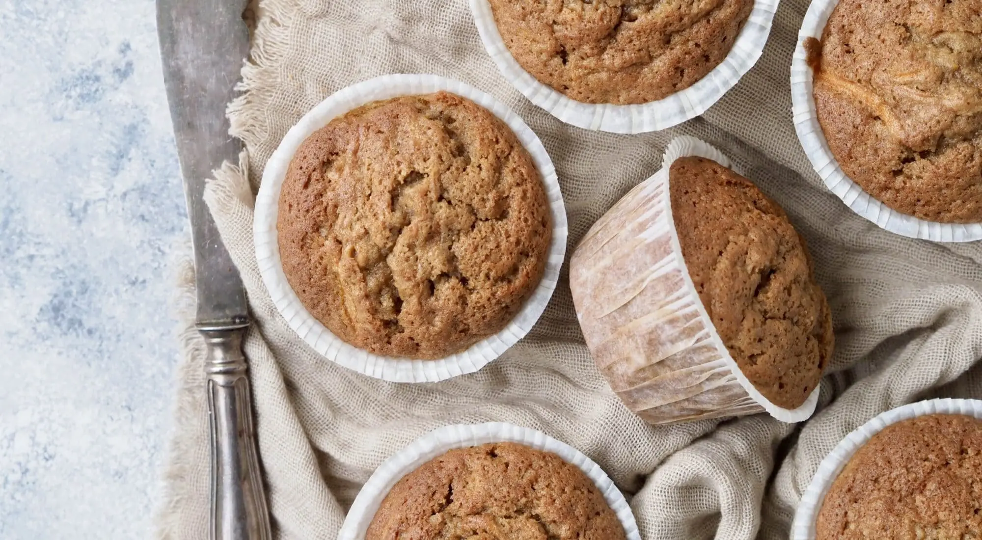 Gulerodsmuffins i muffinsforme