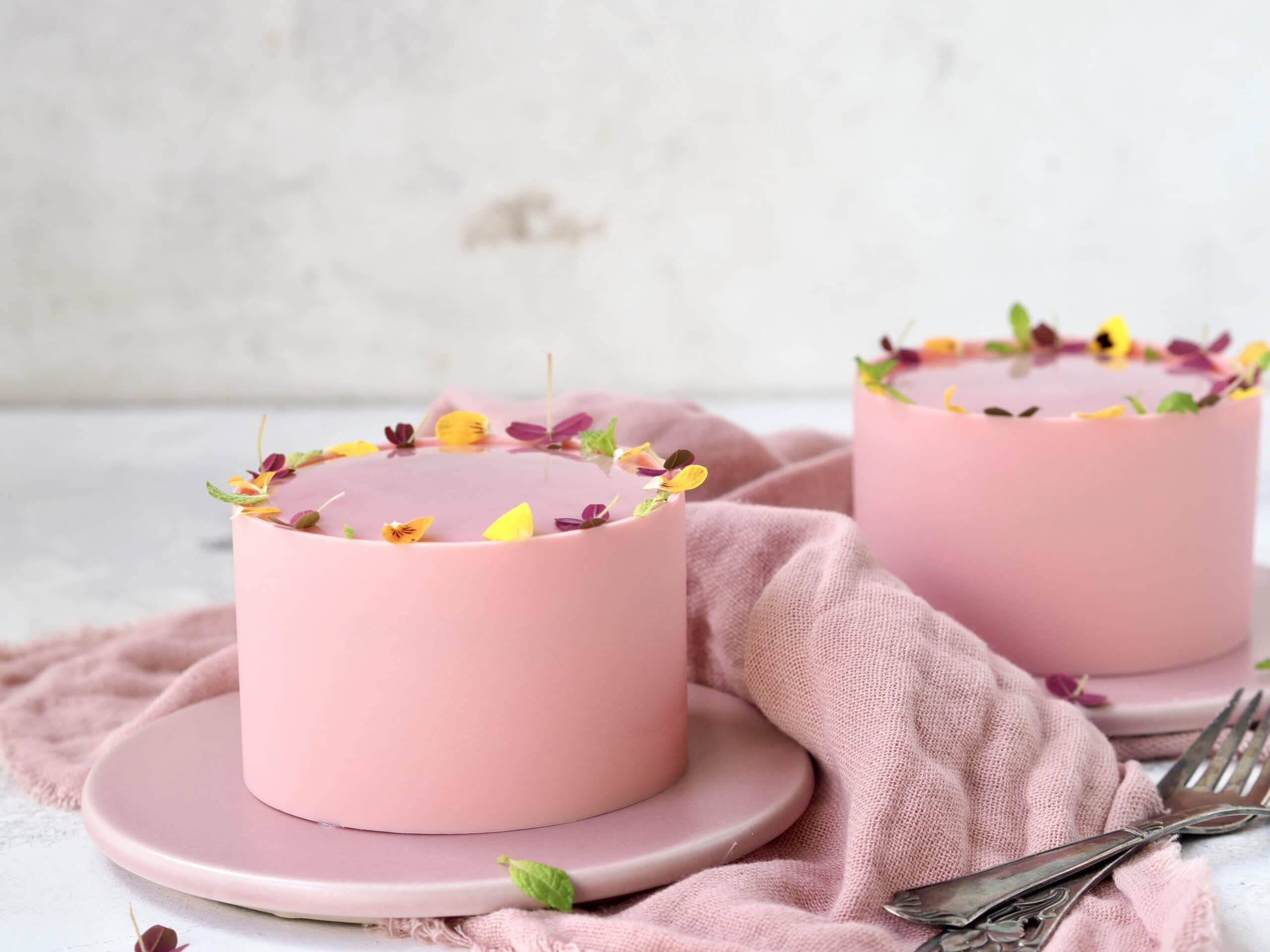 Rosa sommerdesserter med koldskål