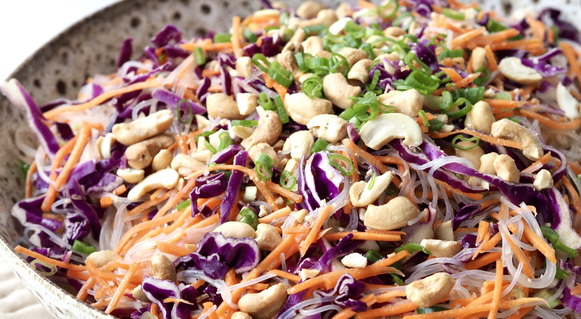 Kold asiatiskinspireret salat