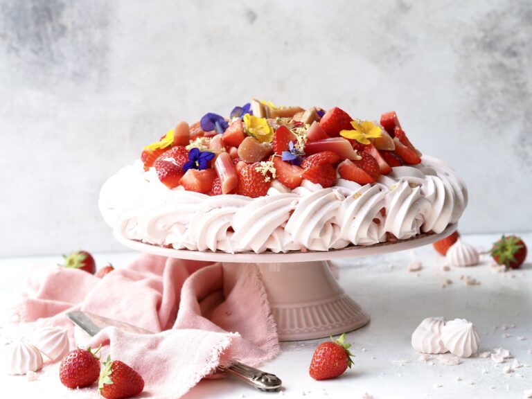 Rabarber pavlova1-min