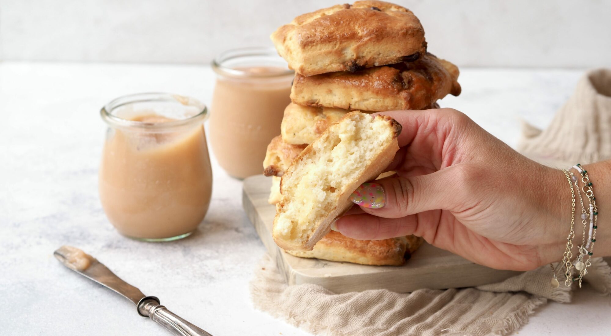 glutenfri scones med hvid chokolade