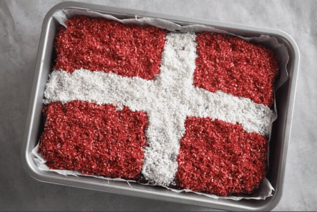 Bradepandekage chokoladekage med chokoladecreme som dansk flag
