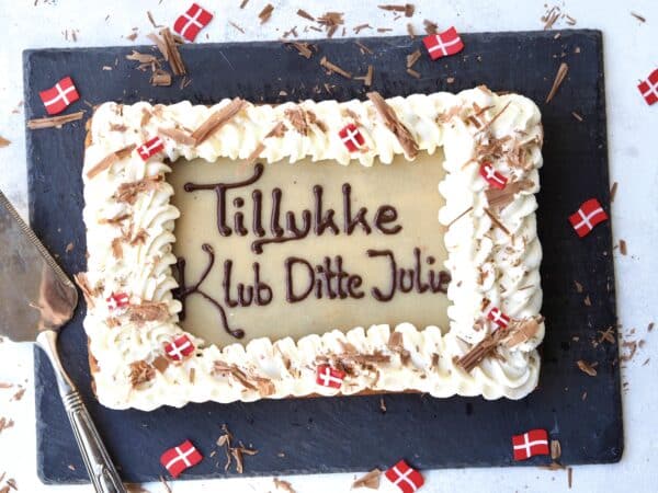 Glutenfri bradepandekage med marcipanlåg og flødeskum