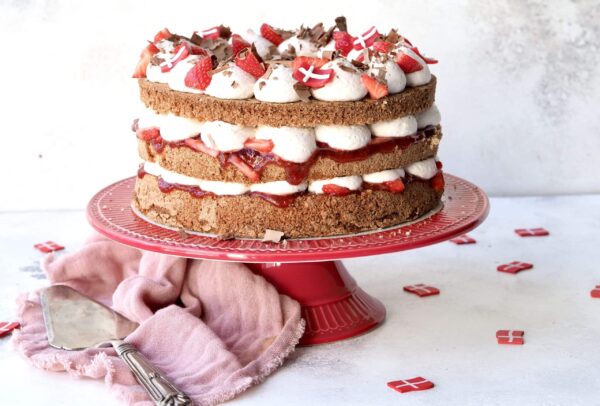 Glutenfri jordbærlagkage