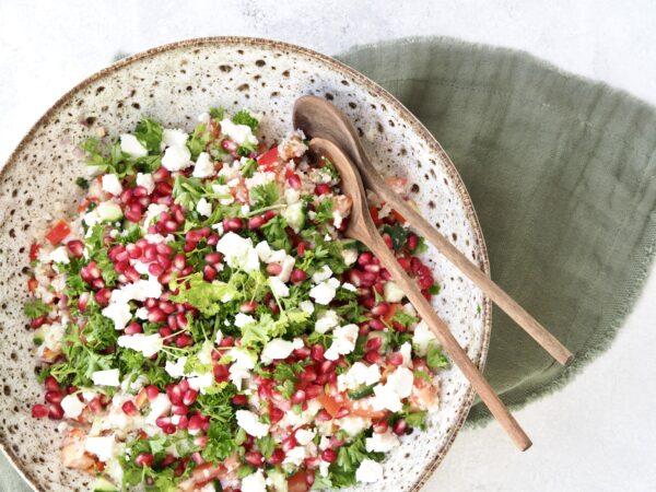Orientalsk salat med blomkål, mynte og feta